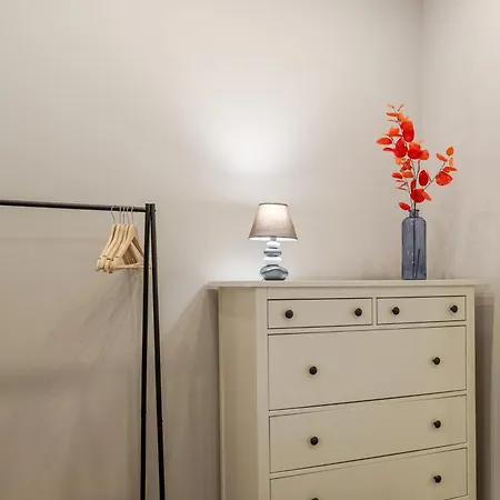 Views Flats In Historic By Hostwise