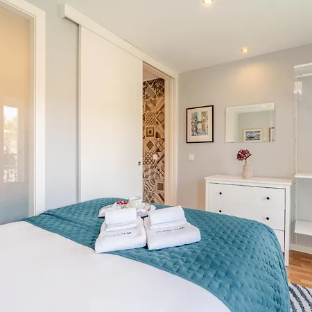 Views Flats In Historic By Hostwise