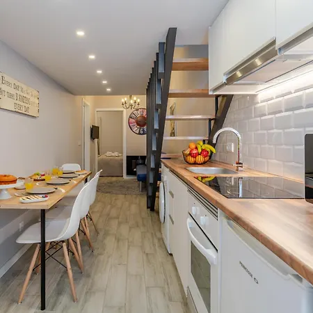 Views Flats In Historic By Hostwise Appartement