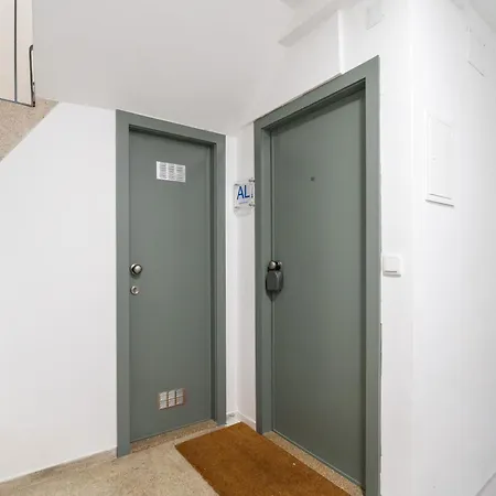 Views Flats In Historic By Hostwise *