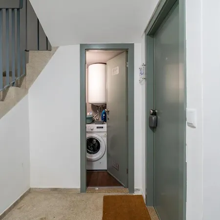 Views Flats In Historic By Hostwise Appartement