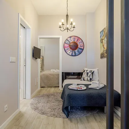 Views Flats In Historic By Hostwise شقة *