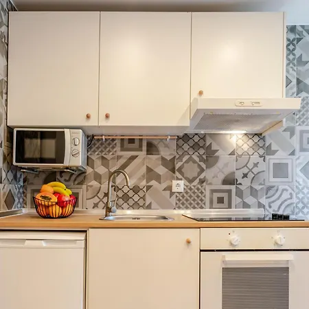 Views Flats In Historic By Hostwise