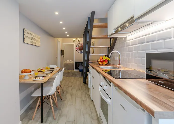 Views Flats In Historic By Hostwise Daire