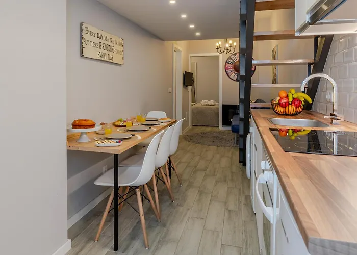 Views Flats In Historic By Hostwise *