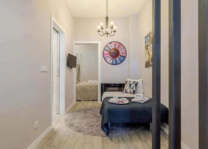 Views Flats In Historic By Hostwise Daire *