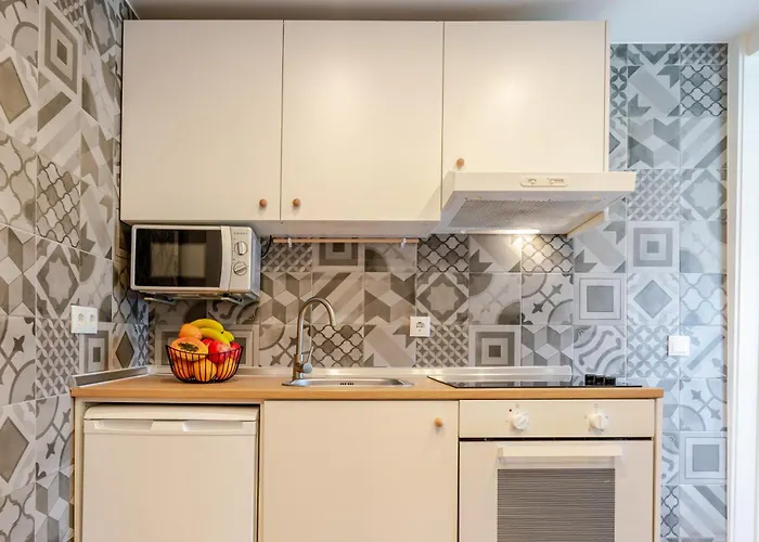 Views Flats In Historic By Hostwise