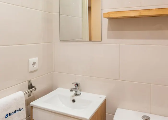 Views Flats In Historic By Hostwise Porto