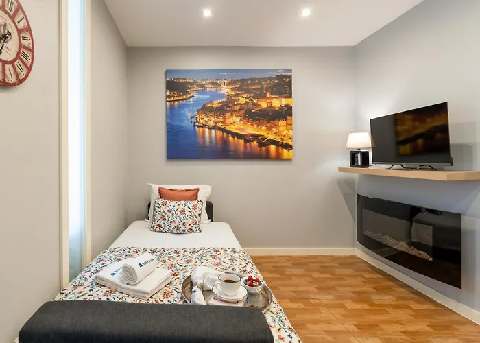 Views Flats In Historic By Hostwise Daire Porto