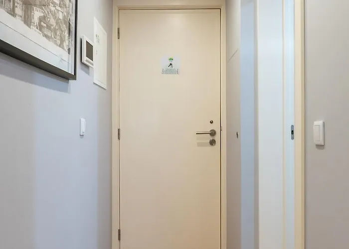 Views Flats In Historic By Hostwise *