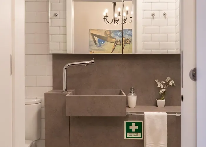 Views Flats In Historic By Hostwise Porto