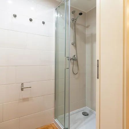 Views Flats In Historic By Hostwise * Porto