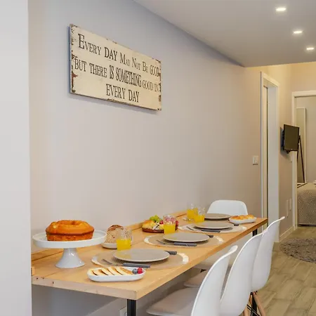 Daire Views Flats In Historic By Hostwise *