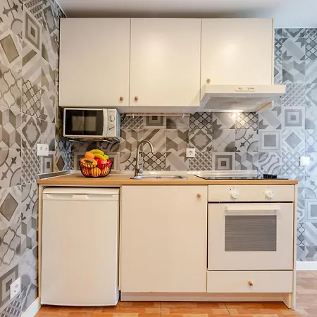 Views Flats In Historic By Hostwise Daire *