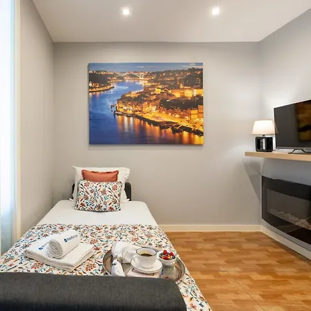 Views Flats In Historic By Hostwise Apartament Porto