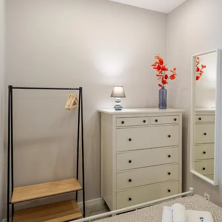 Views Flats In Historic By Hostwise Apartment *