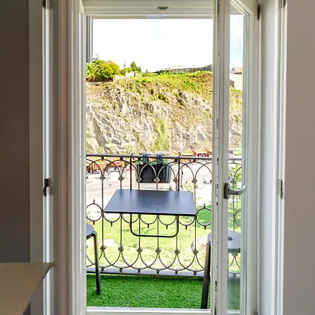 Views Flats In Historic By Hostwise