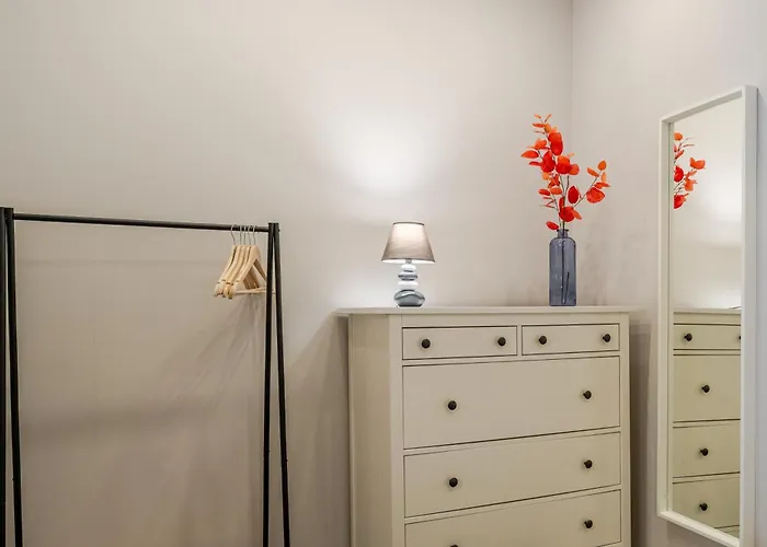 Views Flats In Historic By Hostwise