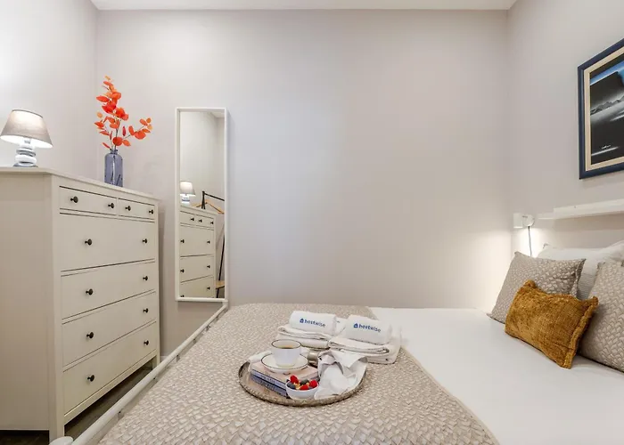 Views Flats In Historic By Hostwise *